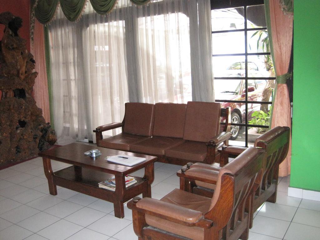 Sekar Sari Inn Кута Екстериор снимка